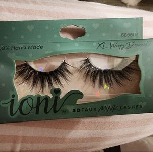 Ioni lashes